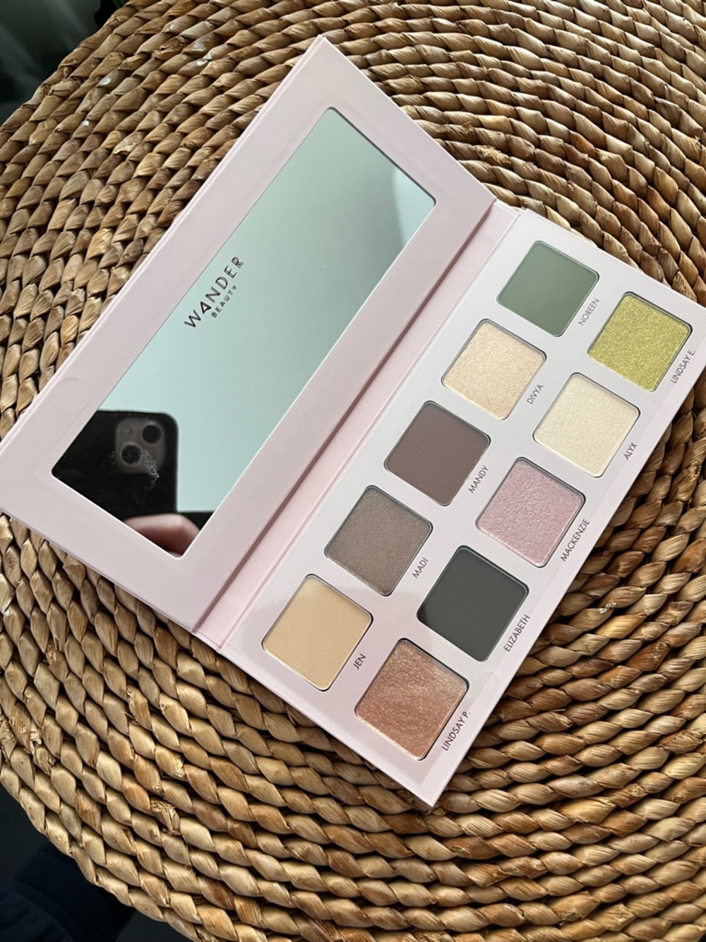 Wander Beauty Eyeshadow Palette — Sage, Pink & Neutral Shades